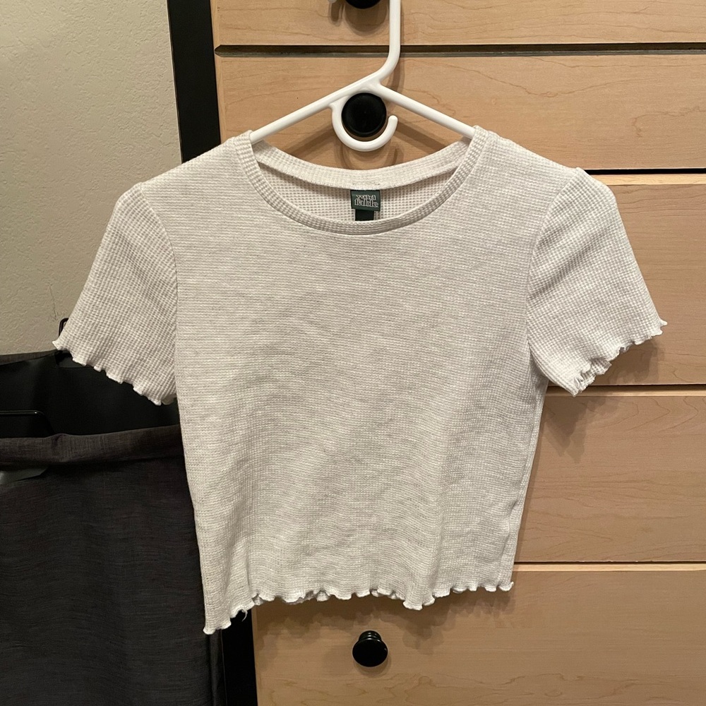 Grey cropped short sleeve tee
